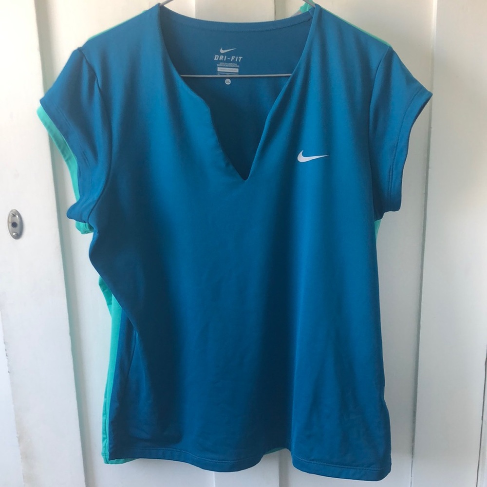 2 Nike Women Xl Dri-FIT Top